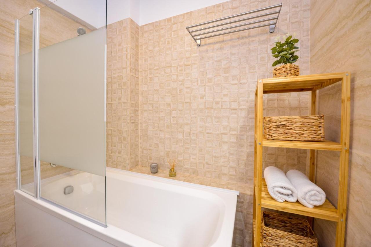 Sofia Cozy Apartment - Underground Private Parking Букурещ Екстериор снимка
